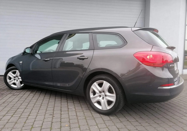 Opel Astra cena 24900 przebieg: 177223, rok produkcji 2014 z Gniezno małe 352